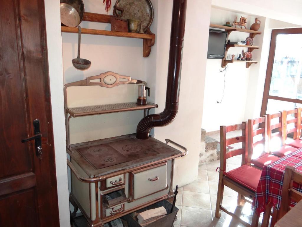 Chardaka Guest House คาโลเฟอร์ ห้อง รูปภาพ
